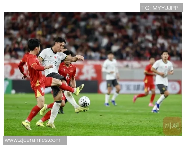 中国足球预选赛激战正酣球迷期待国足冲击世界杯的精彩表现